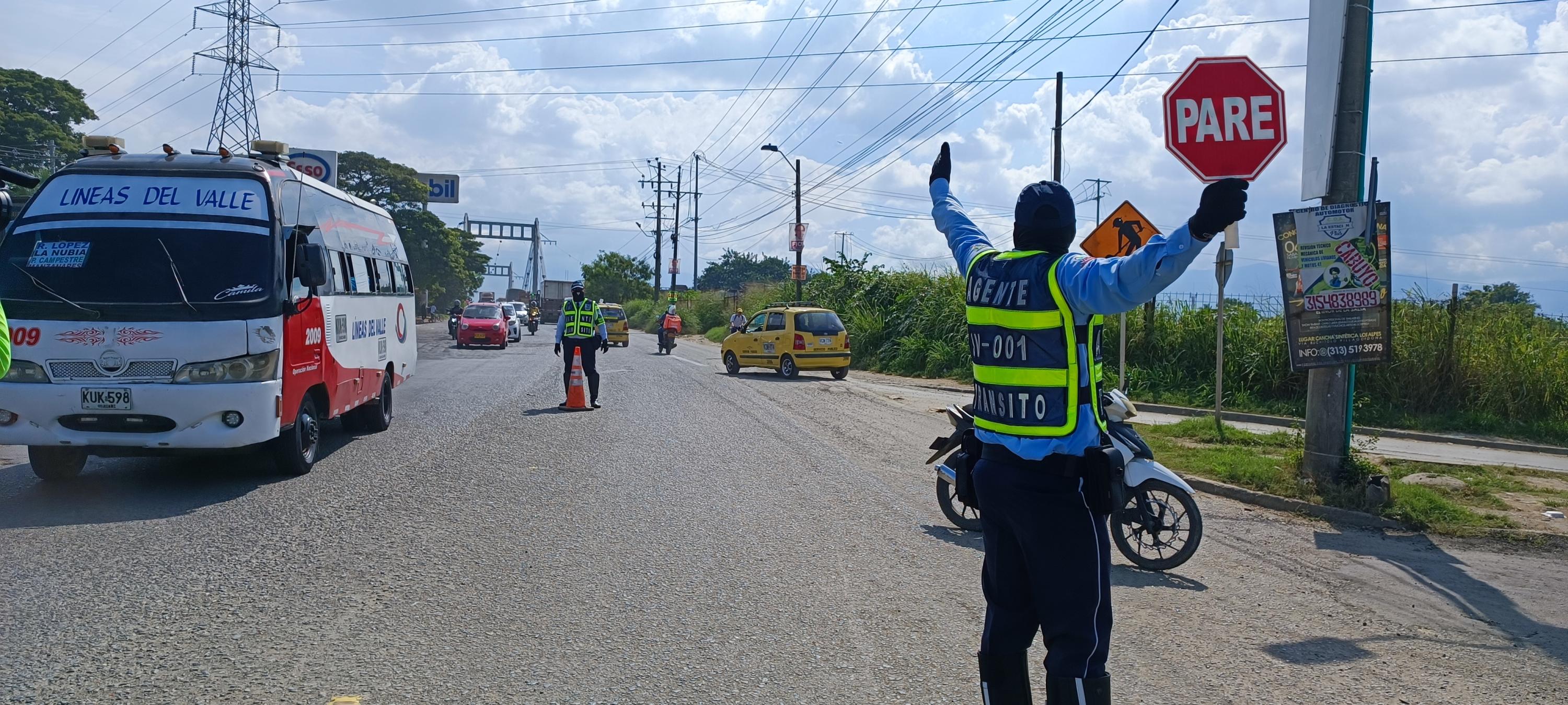 Agentes de transito candelaria, valle.